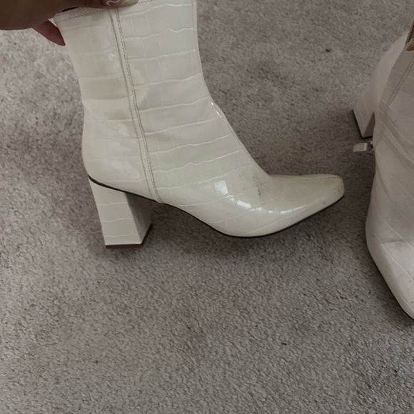 Steve Madden cream croc booties - Picture 4 of 4